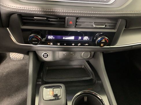 Used 2023 Nissan Rogue SV image 25