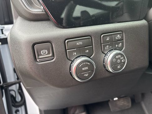 Used 2026 GMC Sierra 1500 SLT w/ SLT Premium Package AWD/4WD image 19