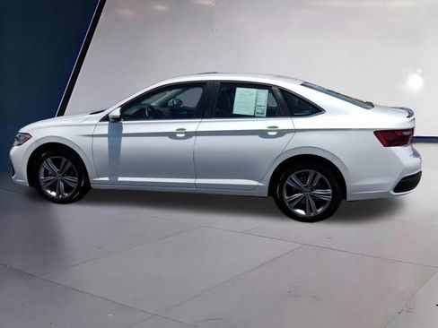 Certified 2023 Volkswagen Jetta SE FWD image 4