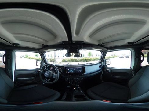 Used 2025 Jeep Wrangler Unlimited Sport AWD/4WD image 42