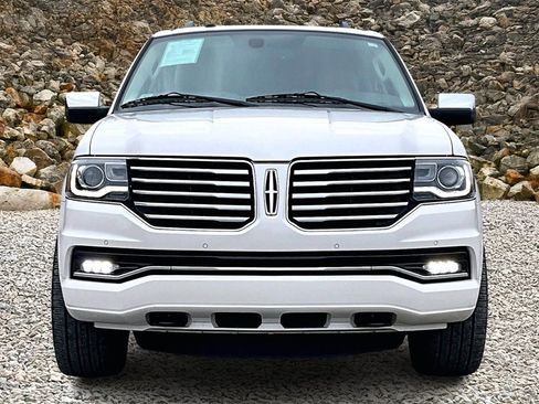 Used 2017 Lincoln Navigator Reserve image 3