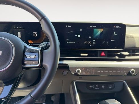 Certified 2025 Kia Carnival FWD image 15