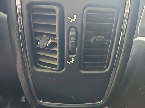 Used 2019 Jeep Grand Cherokee Laredo w/ Laredo X Package RWD image 27
