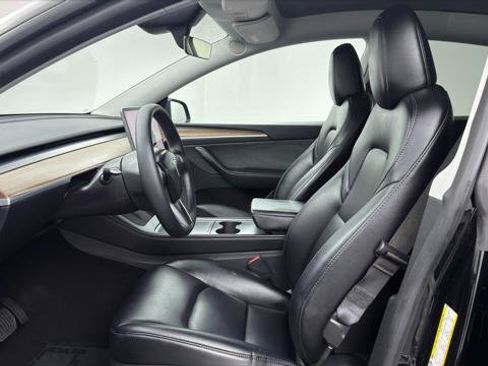 Used 2024 Tesla Model Y Long Range RWD image 13