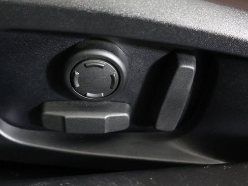 Used 2024 Jaguar XF R-Dynamic SE RWD image 38