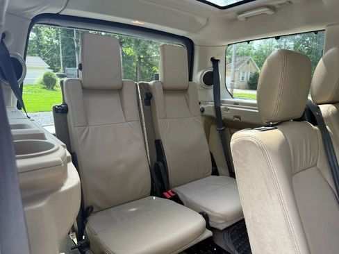 Used 2011 Land Rover LR4 HSE LUX AWD/4WD image 8
