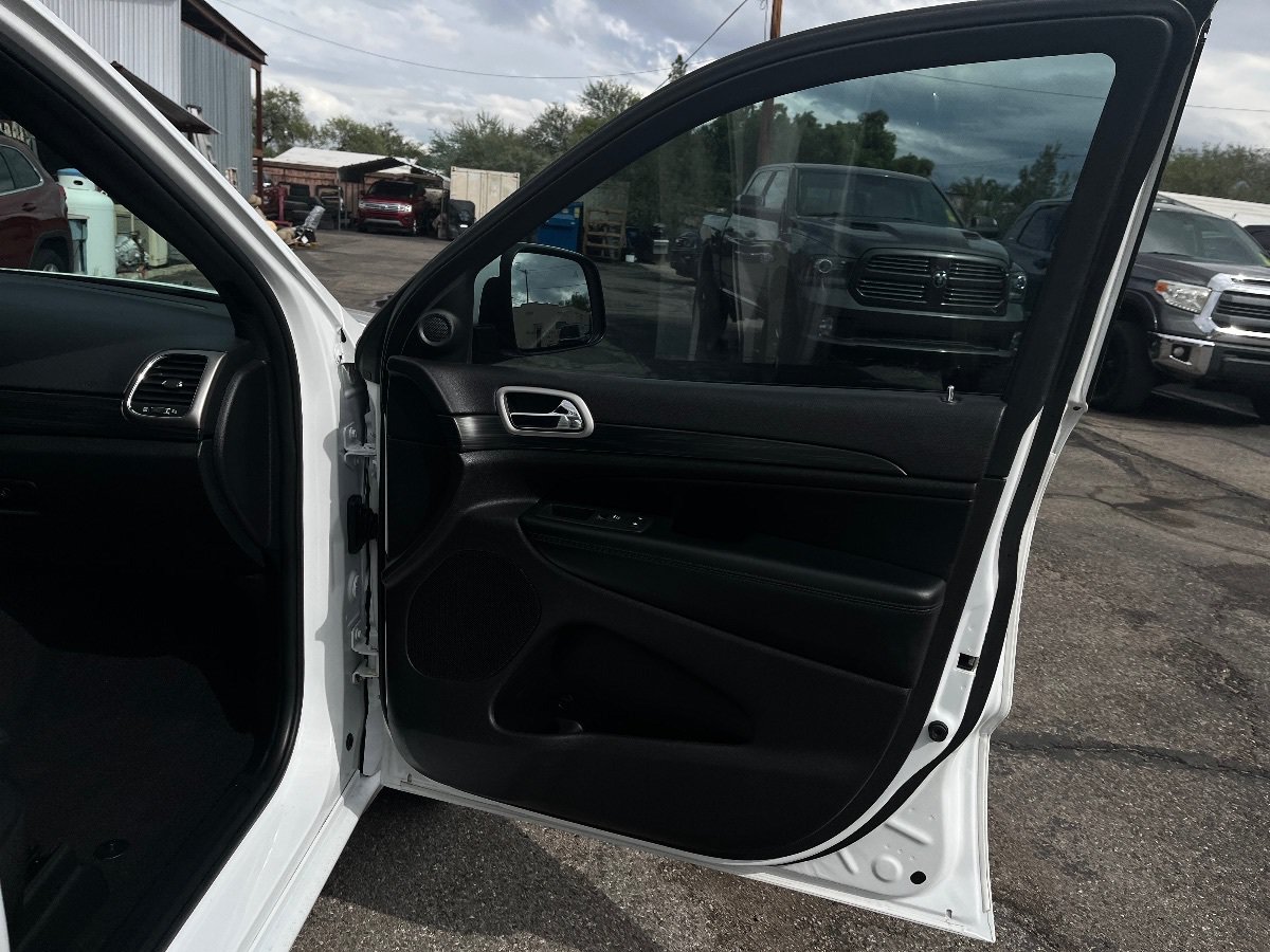 Used 2020 Jeep Grand Cherokee Altitude RWD image 37