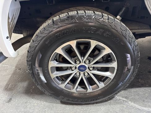 Used 2020 Ford F150 XLT w/ Equipment Group 302A Luxury AWD/4WD image 33