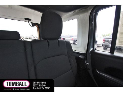 Used 2023 Jeep Wrangler Unlimited w/ Cold Weather Group AWD/4WD image 10