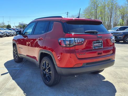 New 2026 Jeep Compass Altitude AWD/4WD image 2