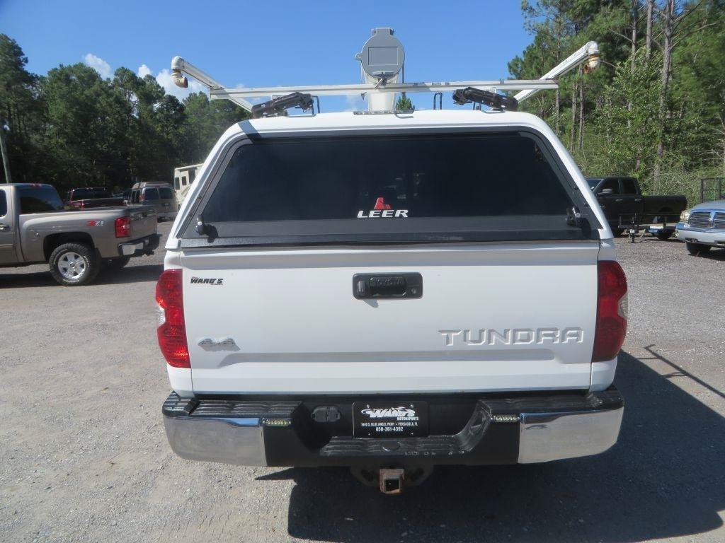 Used 2018 Toyota Tundra SR5 AWD/4WD image 7