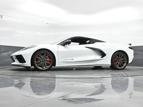 Used 2023 Chevrolet Corvette Stingray Premium Conv w/ Z51 Performance Package RWD image 47