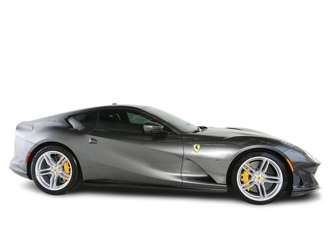 Used 2020 Ferrari 812 Superfast RWD image 5
