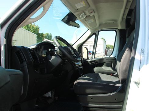 Used 2023 RAM ProMaster 2500 FWD image 9