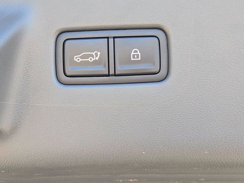Used 2025 Hyundai Santa Fe SEL FWD image 15