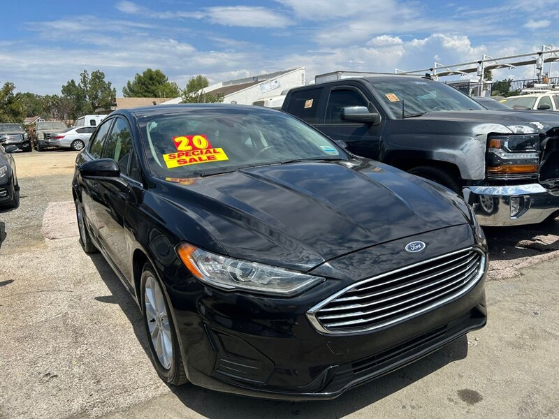 Used 2020 Ford Fusion SE FWD image 3
