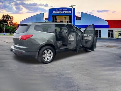 Used 2011 Chevrolet Traverse LT w/ Personal Connectivity Package image 27
