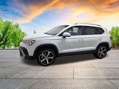 New 2026 Volkswagen Taos SEL image 7