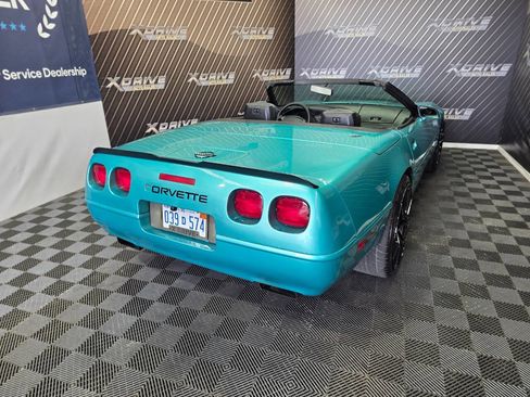 Used 1991 Chevrolet Corvette Convertible RWD image 16
