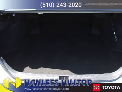 Used 2022 Toyota Camry SE image 10