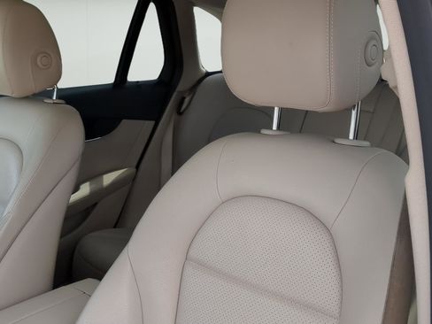 Used 2019 Mercedes-Benz GLC 300 image 9