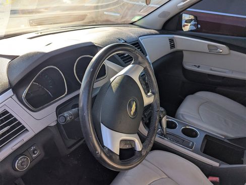 Used 2010 Chevrolet Traverse LTZ image 9