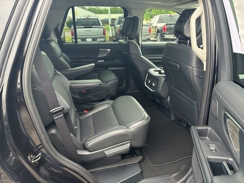 New 2026 Ford Expedition Platinum image 27