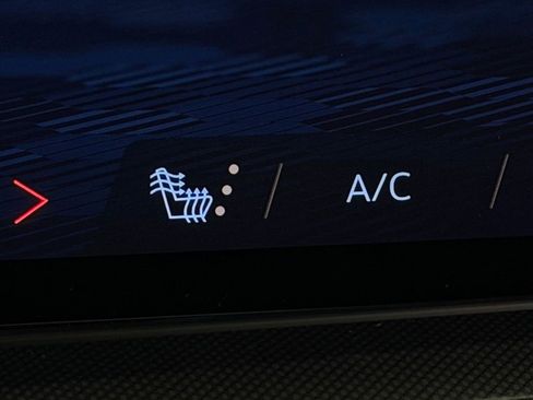 Used 2025 Chevrolet Suburban RST image 18