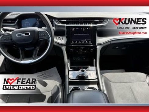 Used 2024 Jeep Grand Cherokee Altitude AWD/4WD image 23