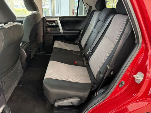 Used 2015 Toyota 4Runner SR5 AWD/4WD image 15