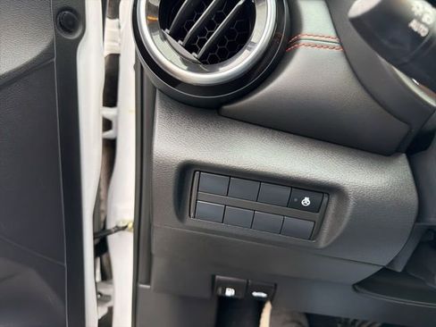 Used 2021 Nissan Kicks SR w/ SR Premium Package image 19