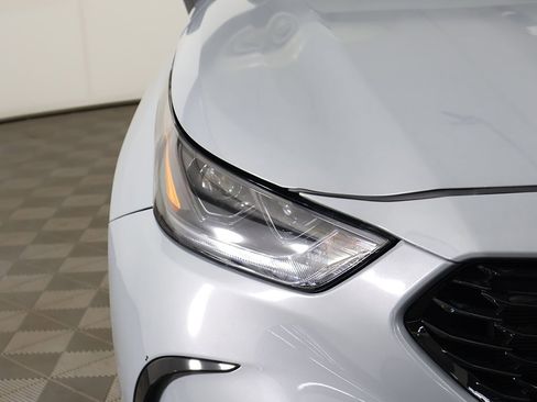 Used 2025 Toyota Highlander XSE image 14