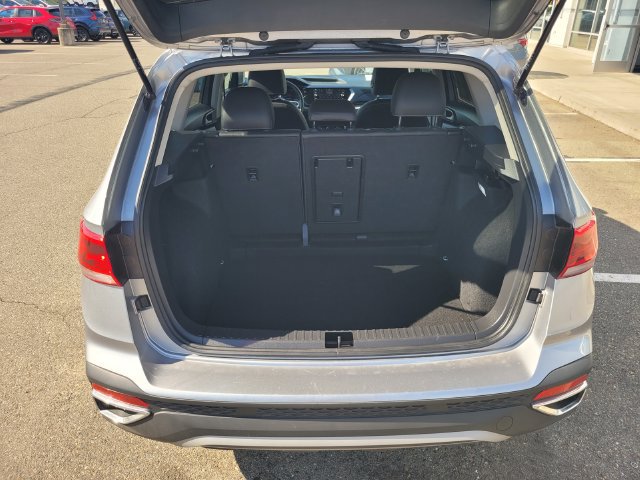 Used 2024 Volkswagen Taos SE FWD image 11