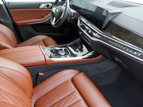 Used 2026 BMW X7 xDrive40i image 10