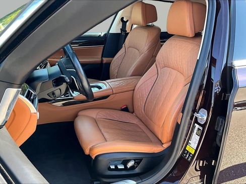 Used 2020 BMW 750i xDrive w/ Autobahn Package AWD/4WD image 7