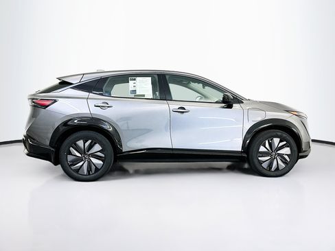 Used 2024 Nissan Ariya AWD image 10