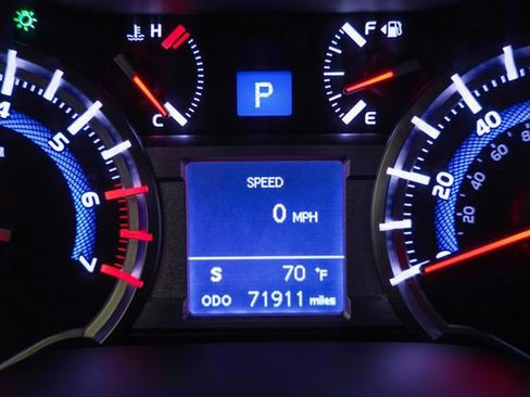 Used 2019 Toyota 4Runner TRD Off-Road Premium AWD/4WD image 9