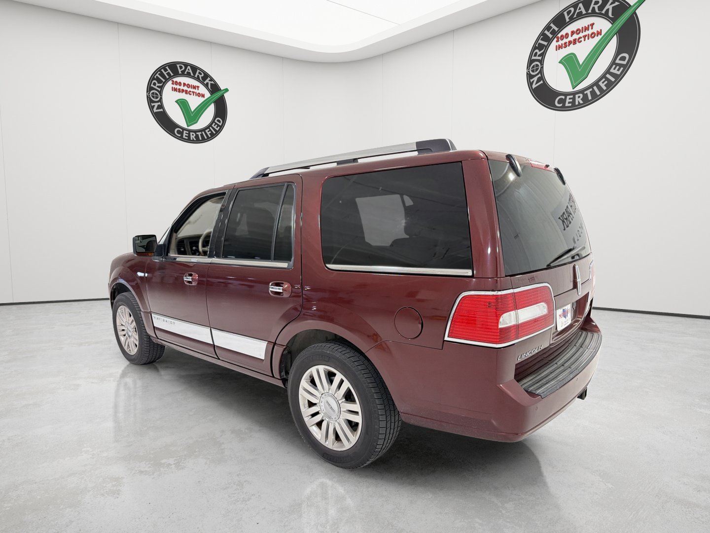 Used 2012 Lincoln Navigator 2WD image 3