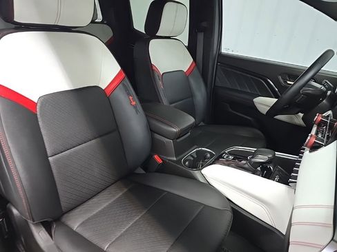 Used 2023 GMC Canyon AT4X image 15