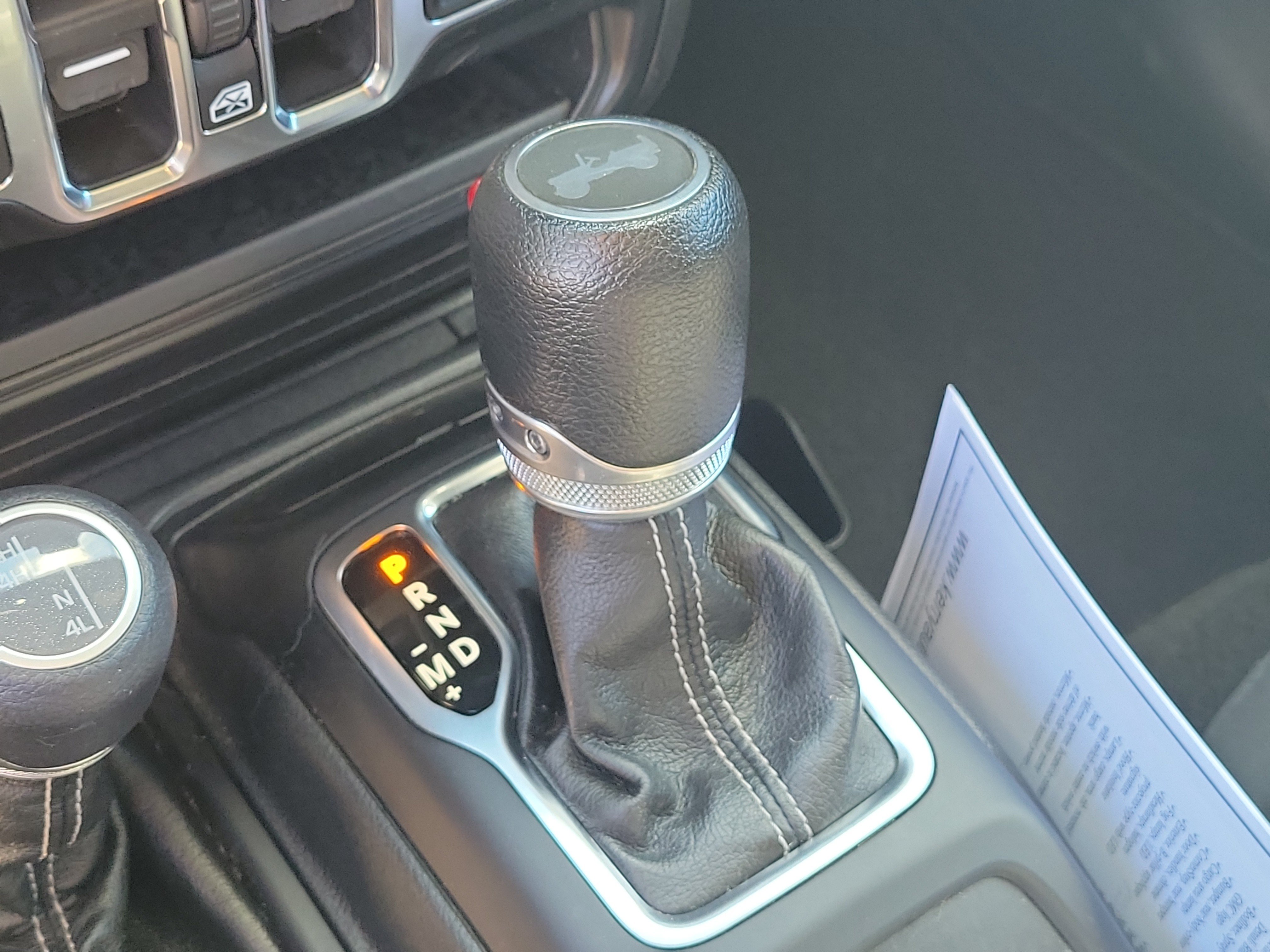 Used 2023 Jeep Wrangler Unlimited Sahara AWD/4WD image 28