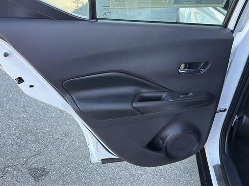 Used 2020 Nissan Kicks SR w/ SR Premium Package FWD image 17