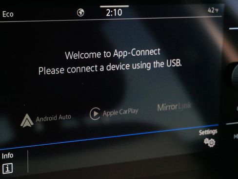 Certified 2023 Volkswagen Atlas SE image 30