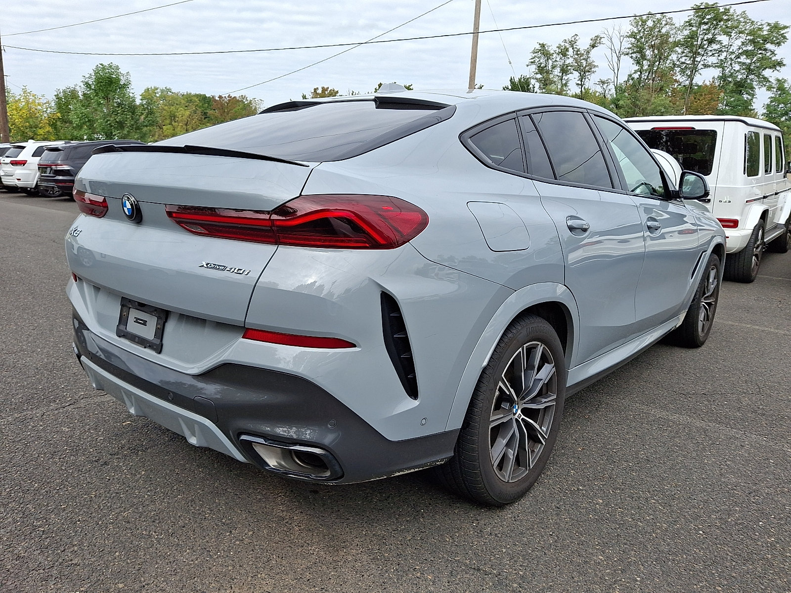 Used 2024 BMW X6 xDrive40i w/ M Sport Professional Package AWD/4WD image 2