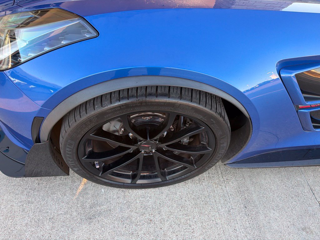 Used 2019 Chevrolet Corvette Grand Sport w/ Carbon Flash Badge Package RWD image 5