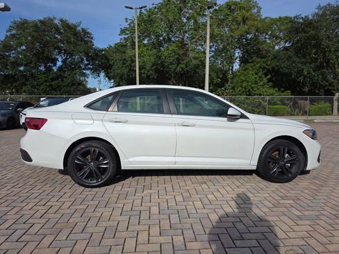 Used 2024 Volkswagen Jetta SE w/ Panoramic Sunroof Package FWD image 12
