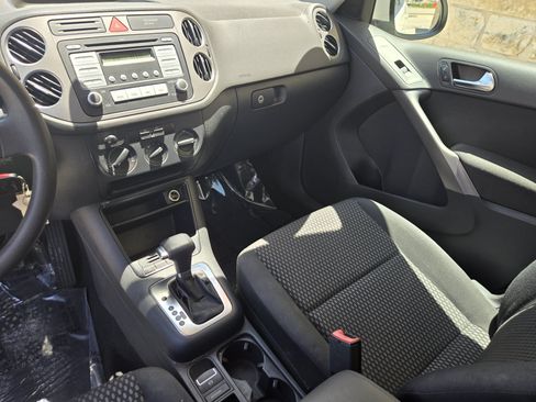 Used 2009 Volkswagen Tiguan S FWD image 13