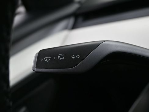 Used 2023 Tesla Model 3 Standard Range RWD image 10