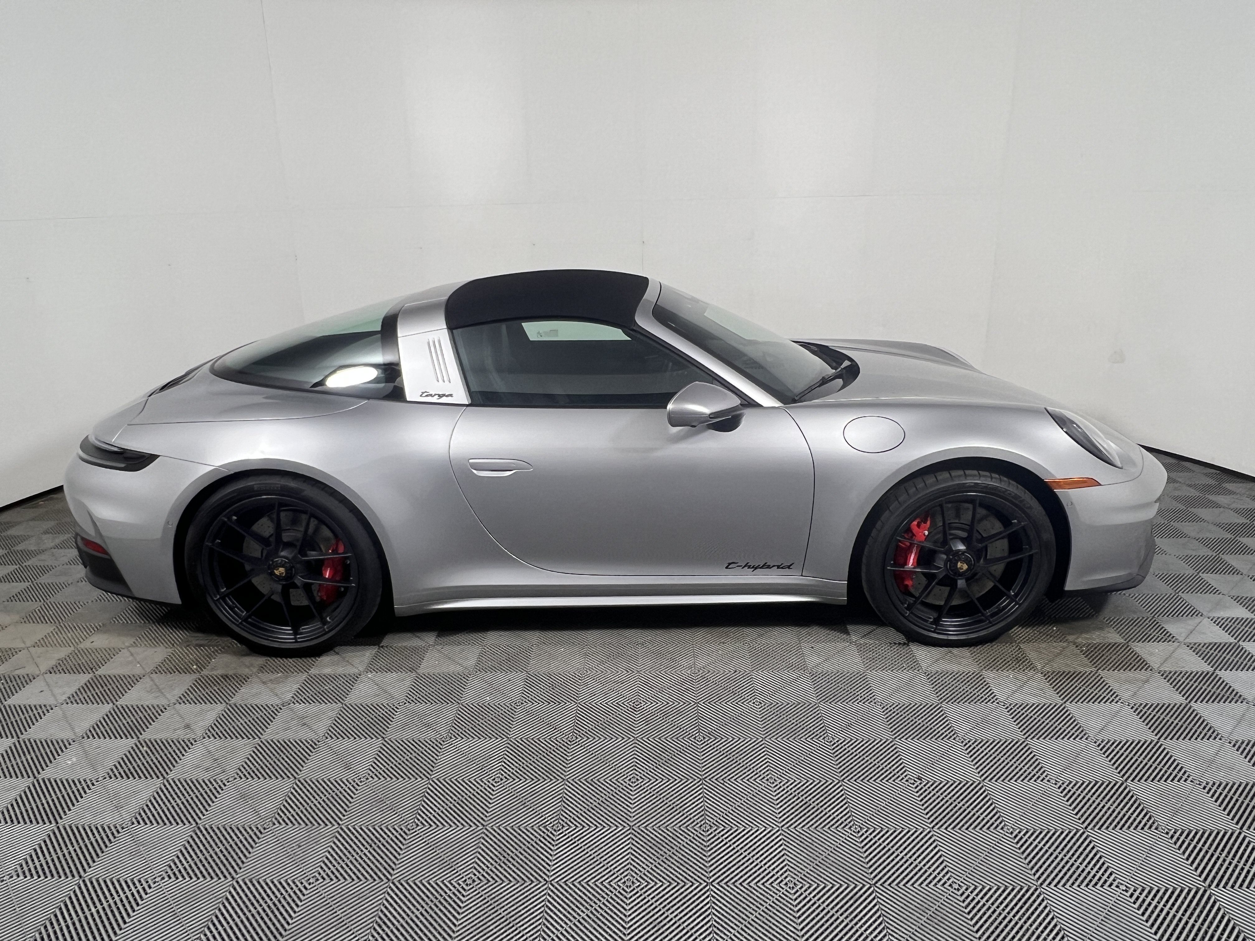 Certified 2026 Porsche 911 Targa 4 GTS AWD/4WD image 8