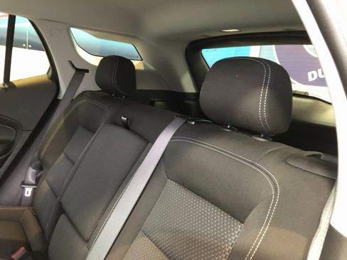 Used 2024 GMC Terrain SLE w/ Driver Convenience Package image 13