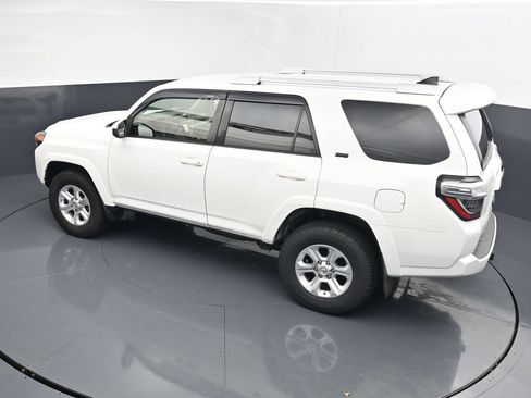 Used 2018 Toyota 4Runner SR5 AWD/4WD image 23